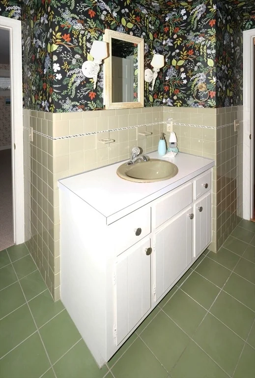 Photo of 72 Ashley Dr