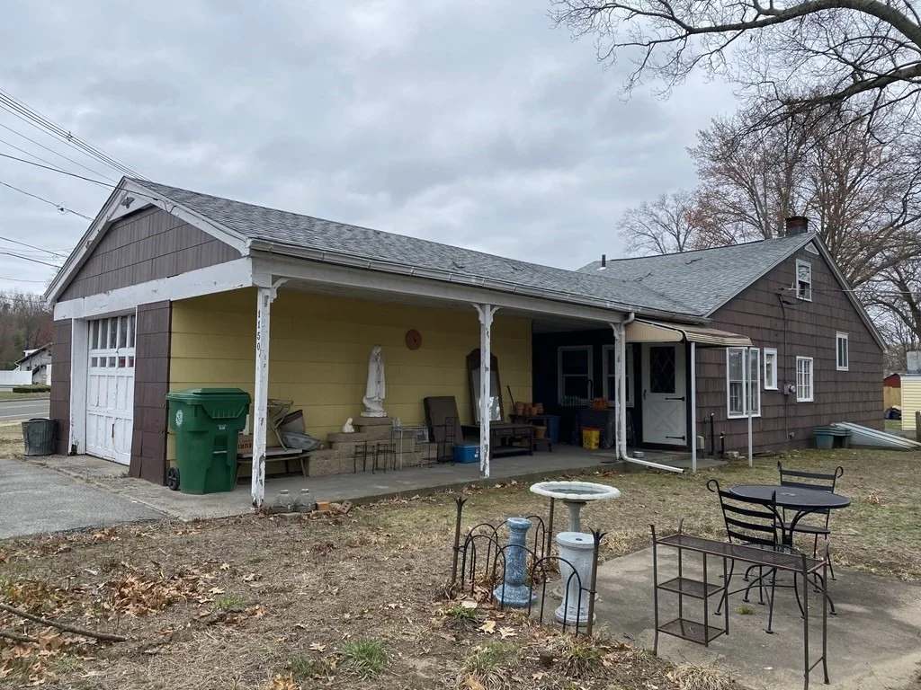 Photo of 1150 Granby Rd
