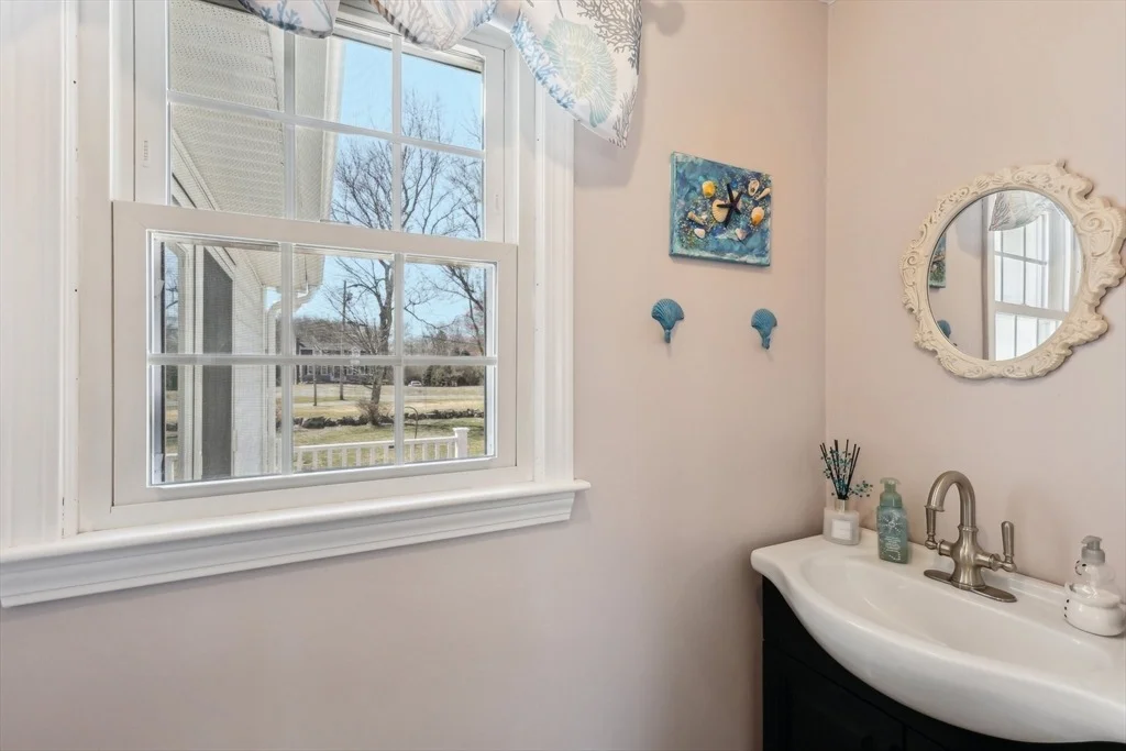 Photo of 6 Waterview Dr
