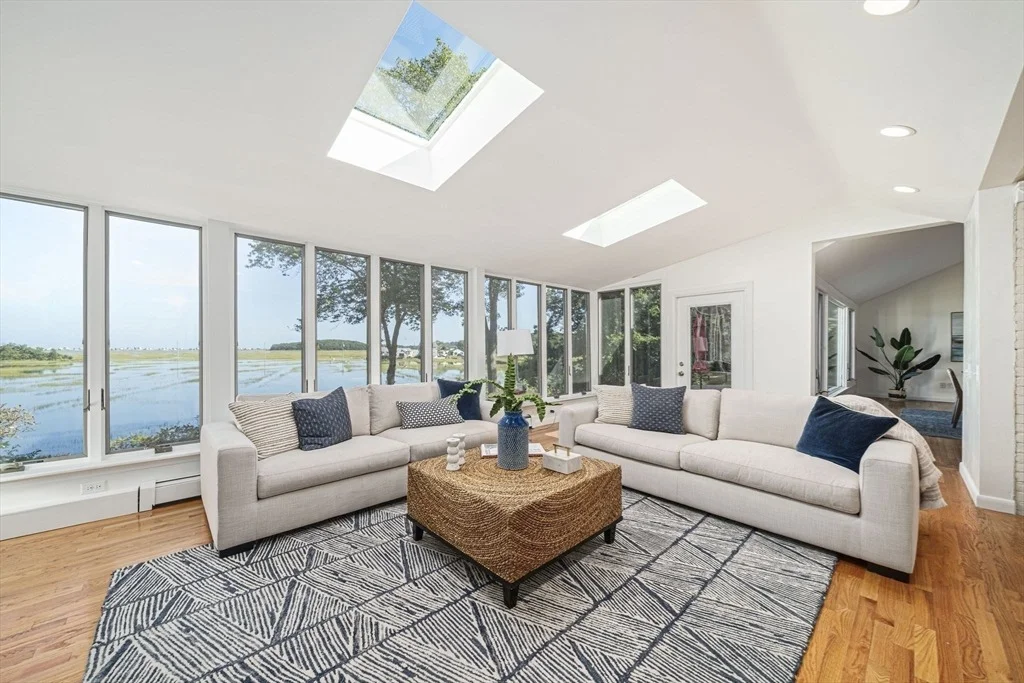 Photo of 110 Damon's Point Road