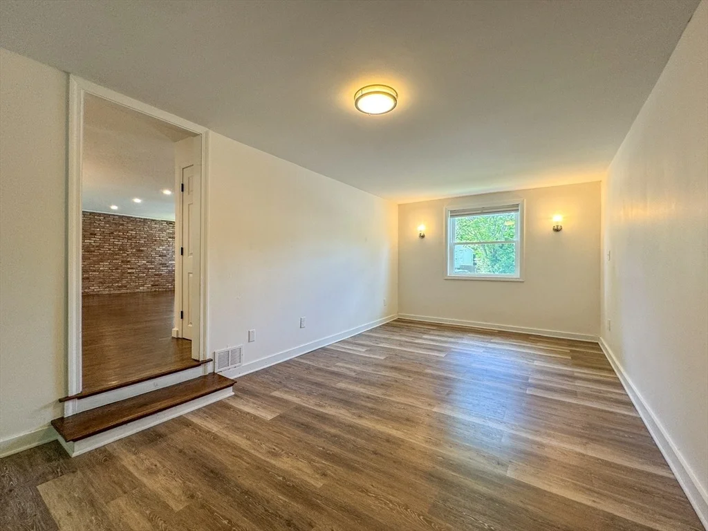 Photo of 282 Pleasant St