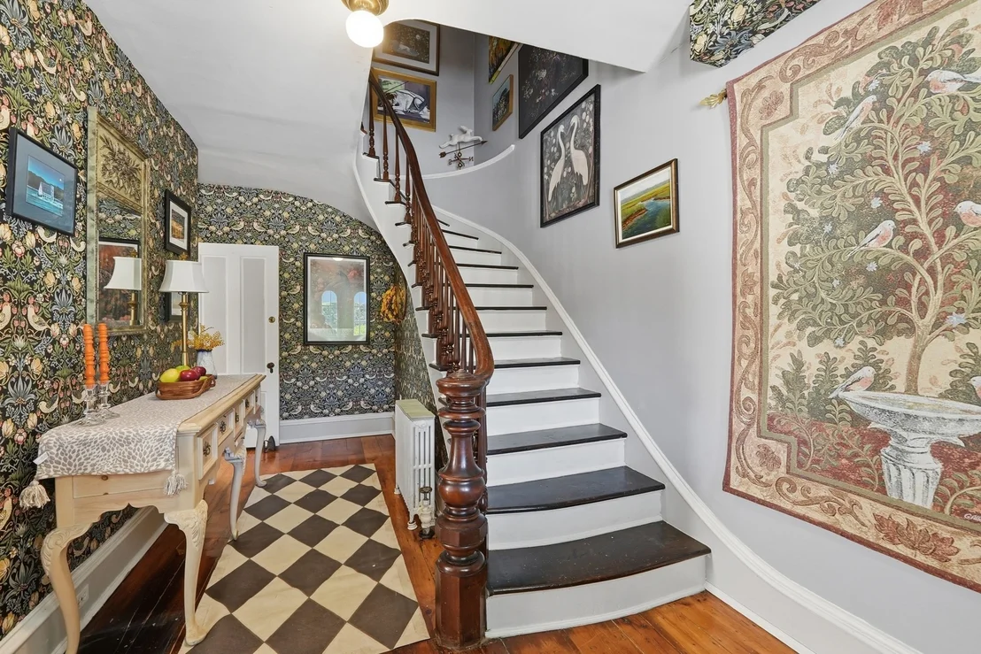 Photo of 165 Holden St