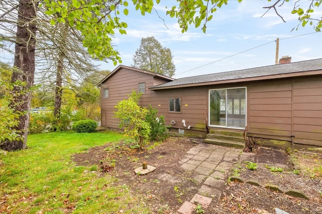 Photo of 2 Dustin St