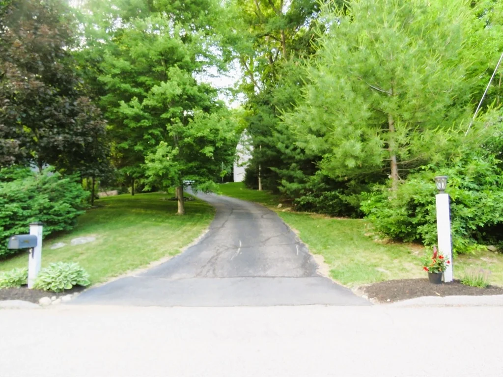 Photo of 14 Circle Dr