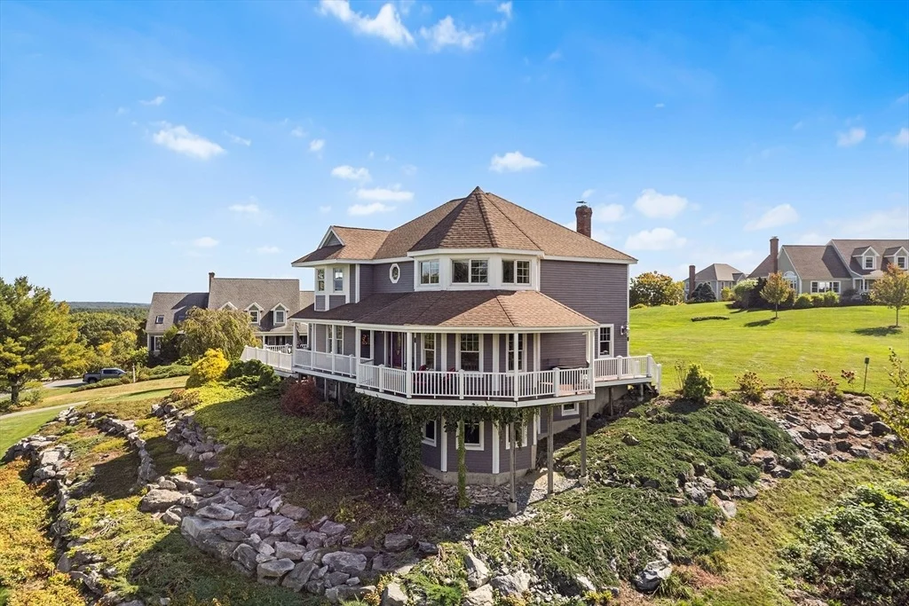 Photo of 65 Skyfields Dr