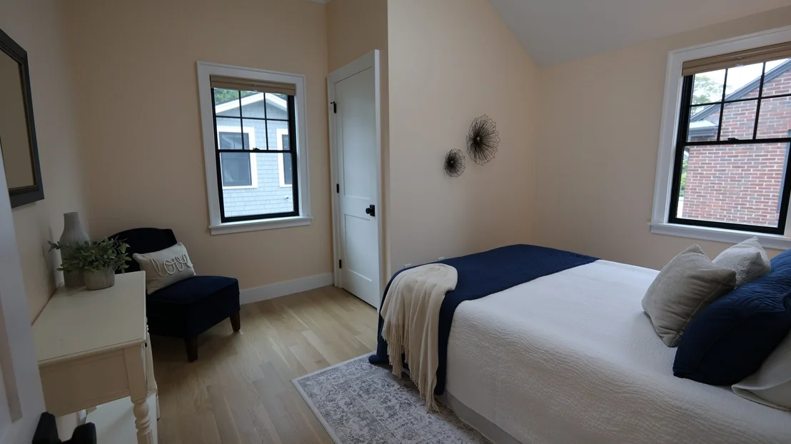 Photo of 579 Centre St