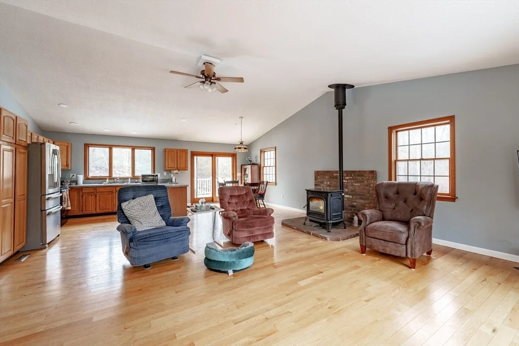 Photo of 76 Coffey Hill Rd