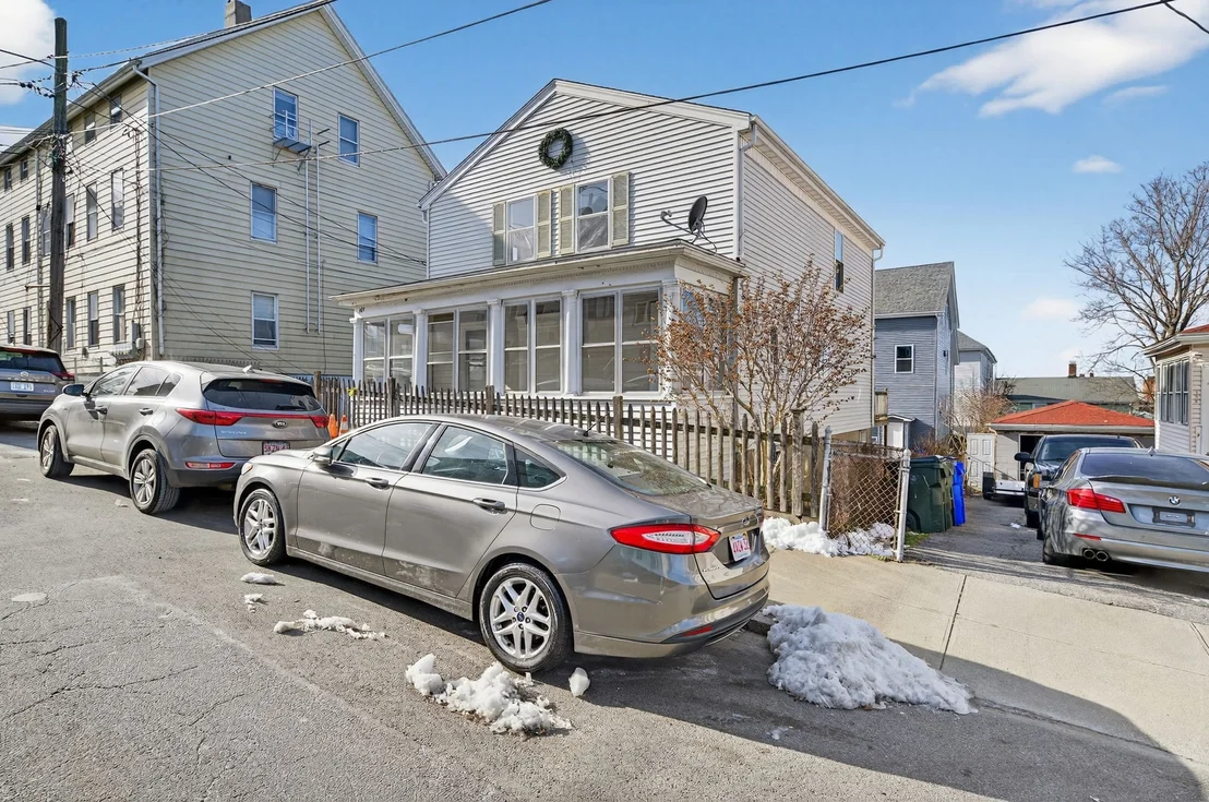 Photo of 165 Grant St