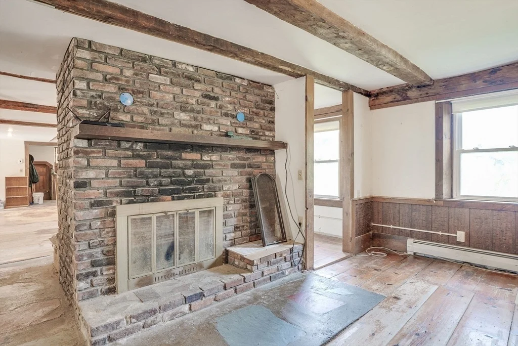 Photo of 691 River St