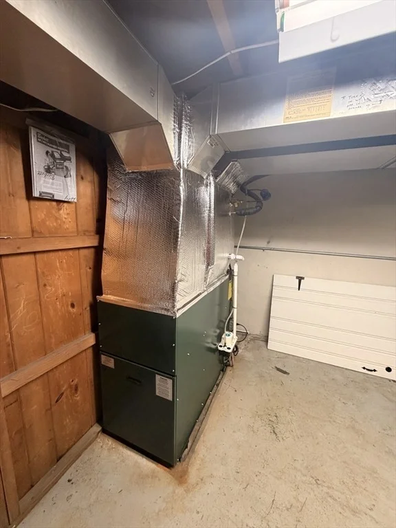 Photo of 384 Abbott St
