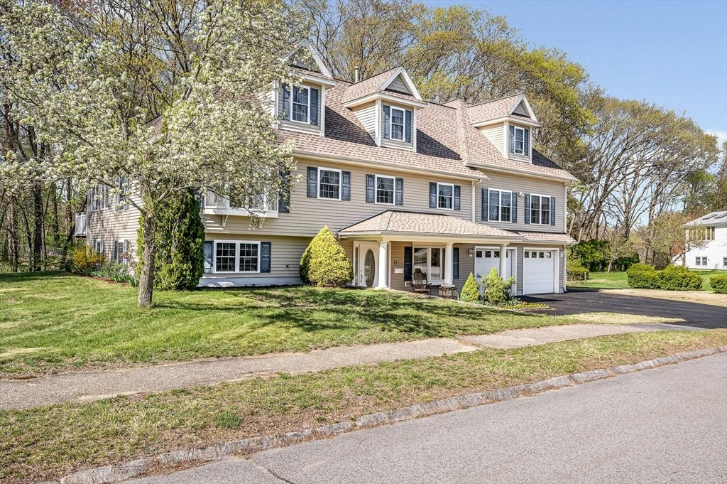 Photo of 12 Dawn Dr