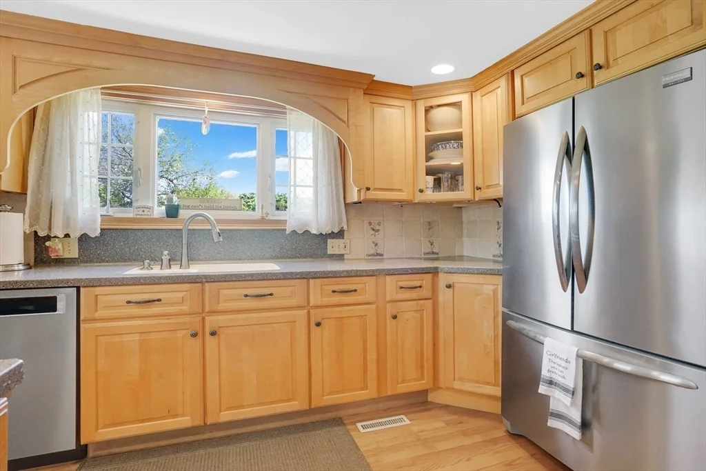 Photo of 146 Bellevue Ave