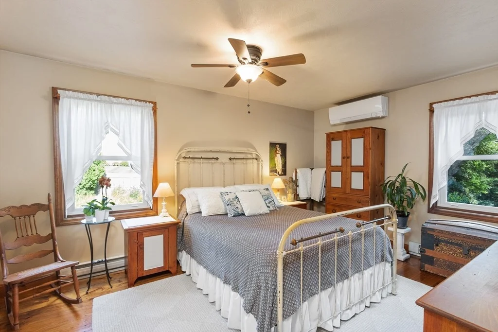 Photo of 298 Torrey Rd
