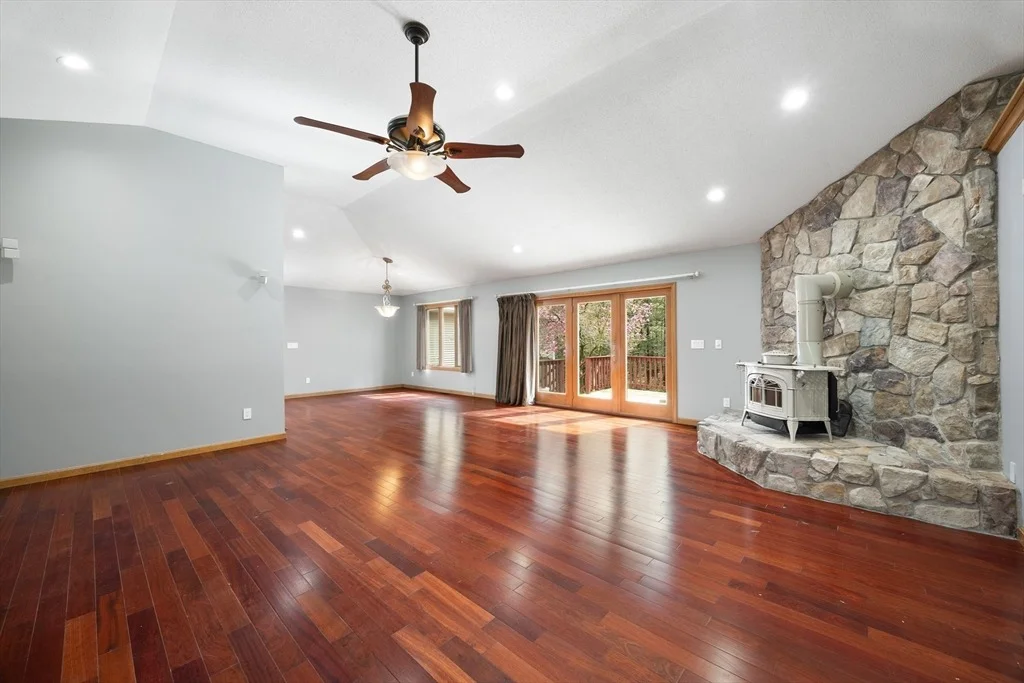 Photo of 4 Pearl Brook Road