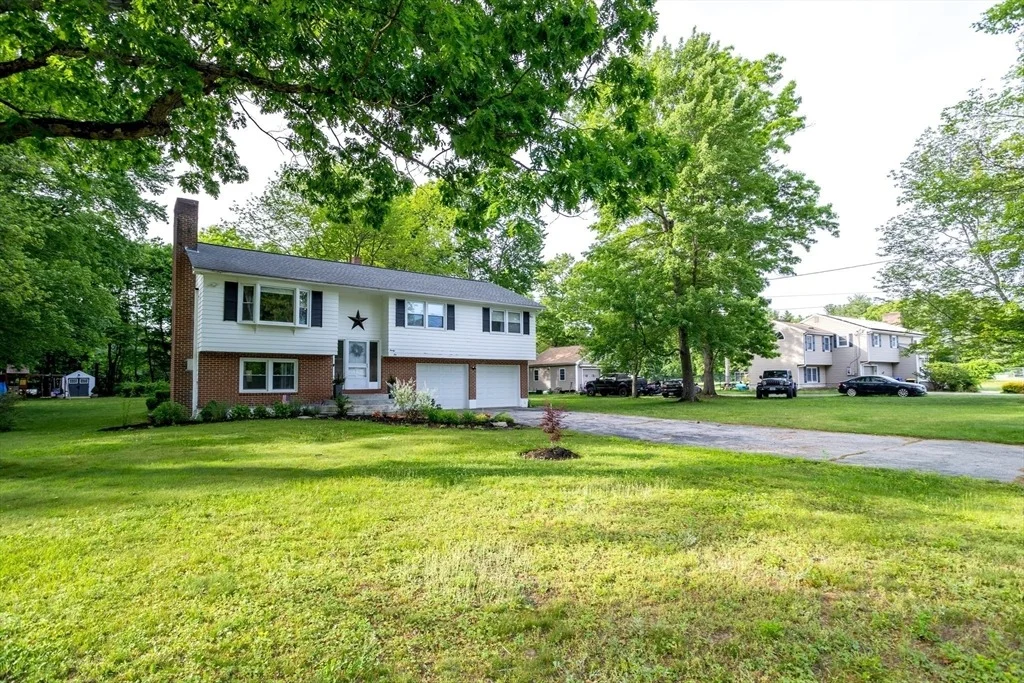 Photo of 32 Alvirne Dr