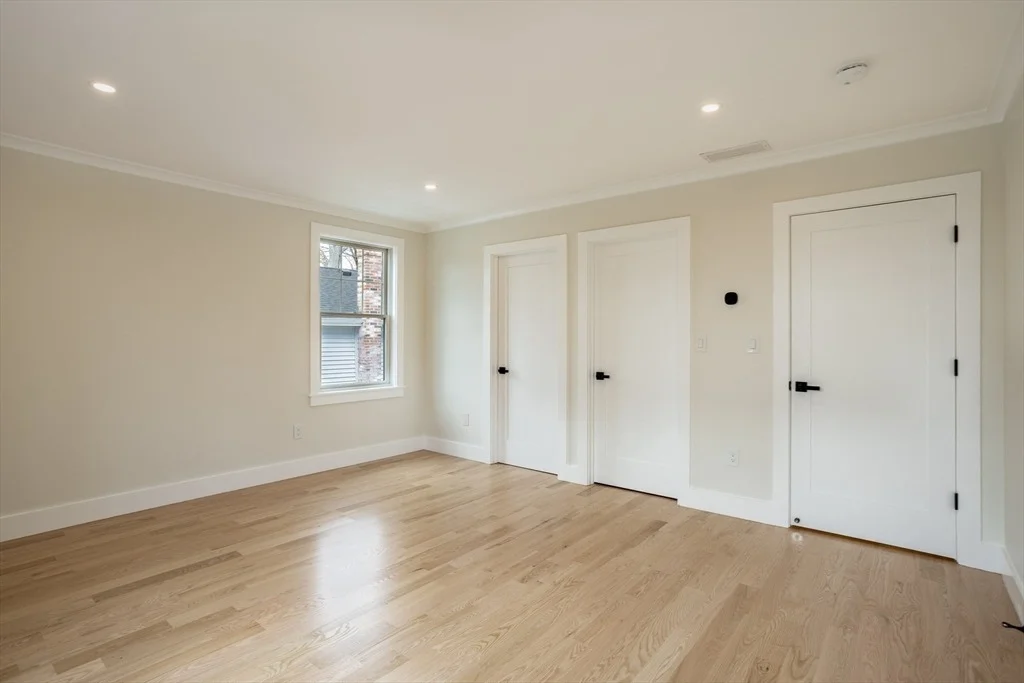 Photo of 383 Marrett
