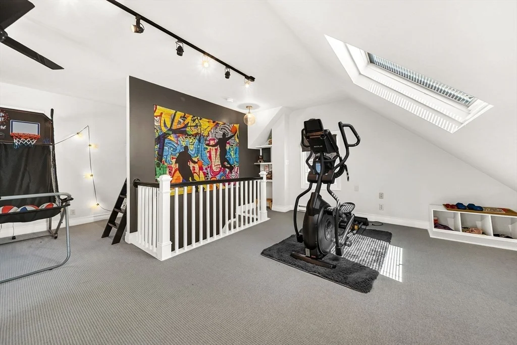 Photo of 77 Brook Rd