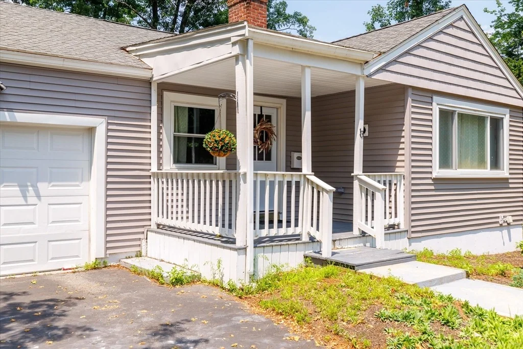 Photo of 13 Curley Dr