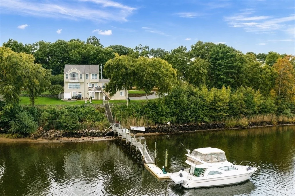 Photo of 43 Cliff Dr