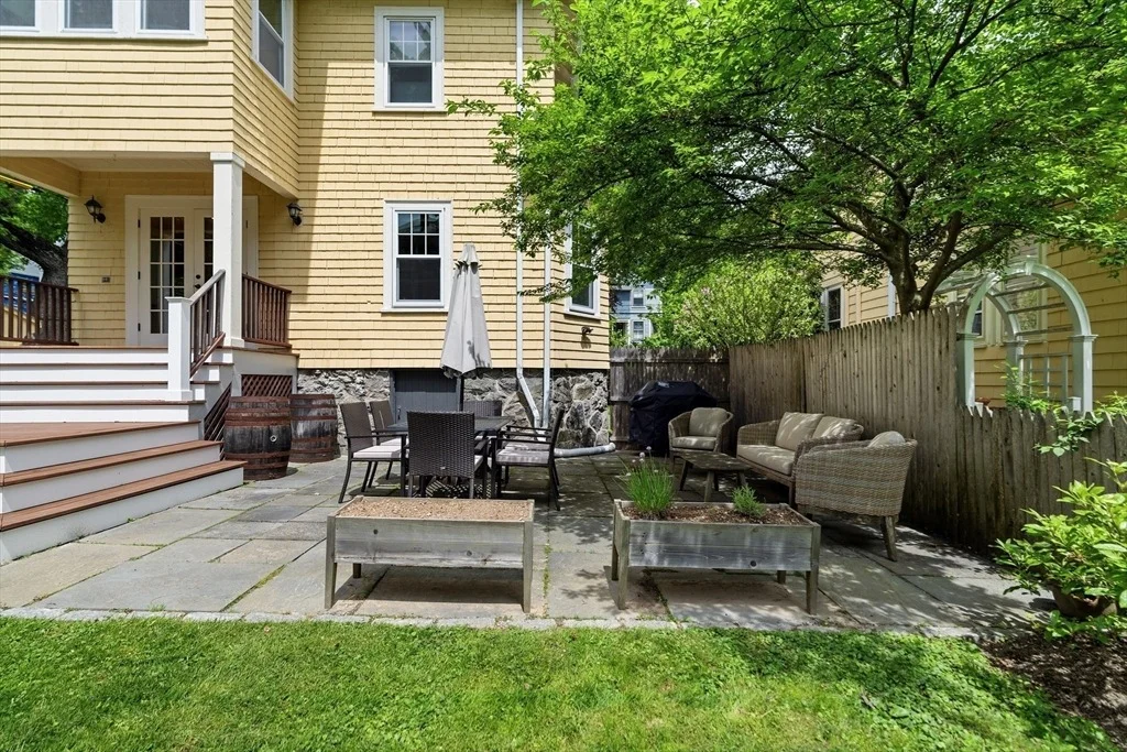 Photo of 8 Mendum St