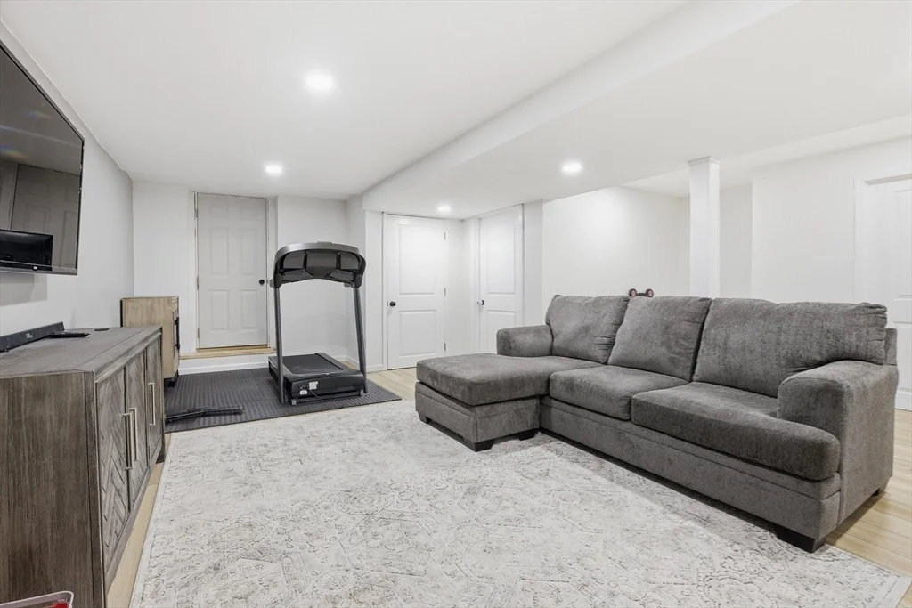 Photo of 37 Hemlock Dr