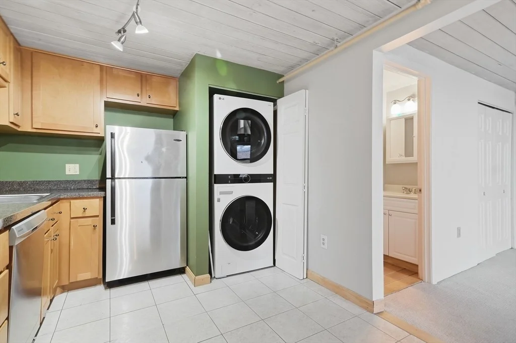 Photo of Unit 310 at 33 Maplewood Avenue
