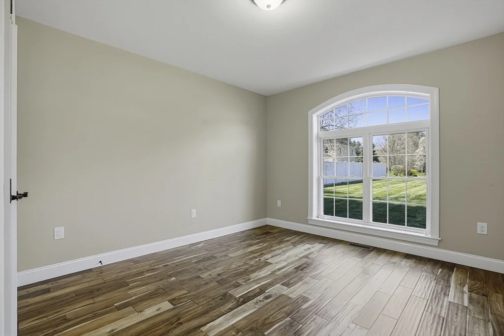 Photo of 11 Fairway Dr