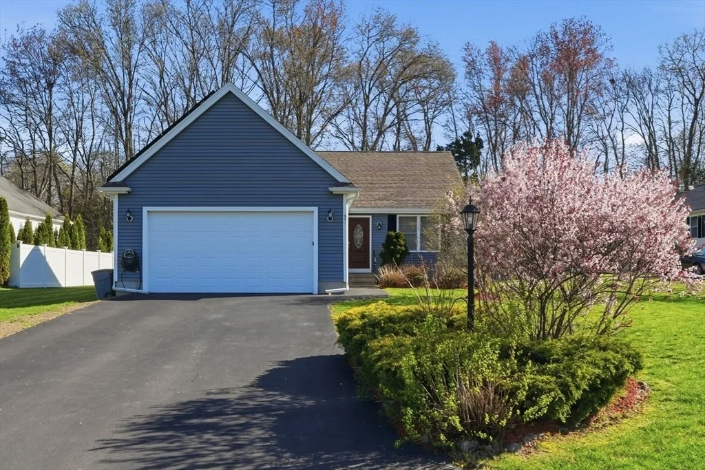 Photo of 943 Stonegate Lndg