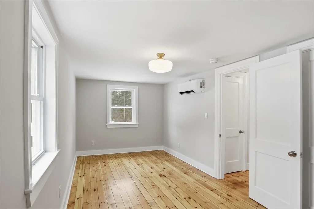 Photo of 4 Littlefield Rd