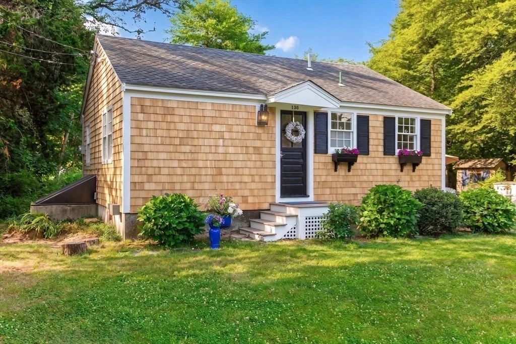 Photo of 130 Spring Ln