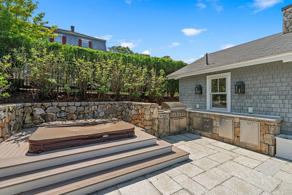 Photo of 48 Whiton Ave