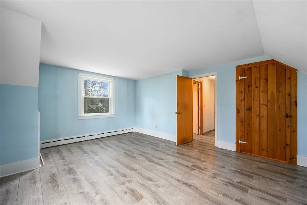 Photo of 42 Oak Ln