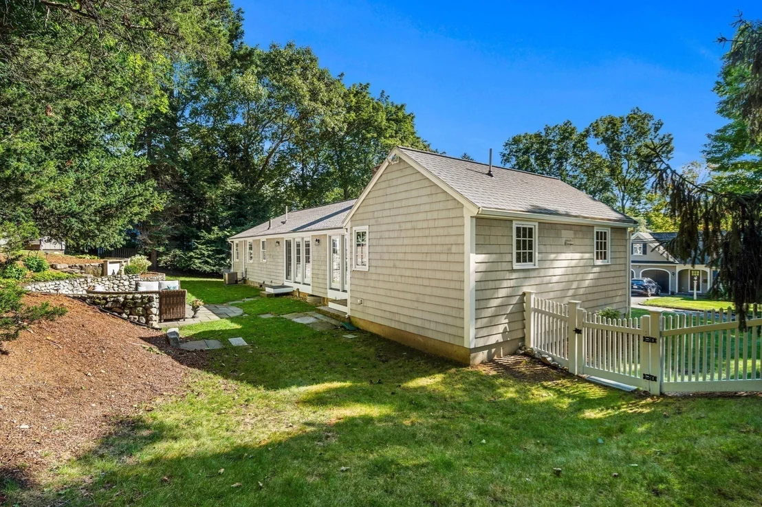 Photo of 5 Willowdale Rd