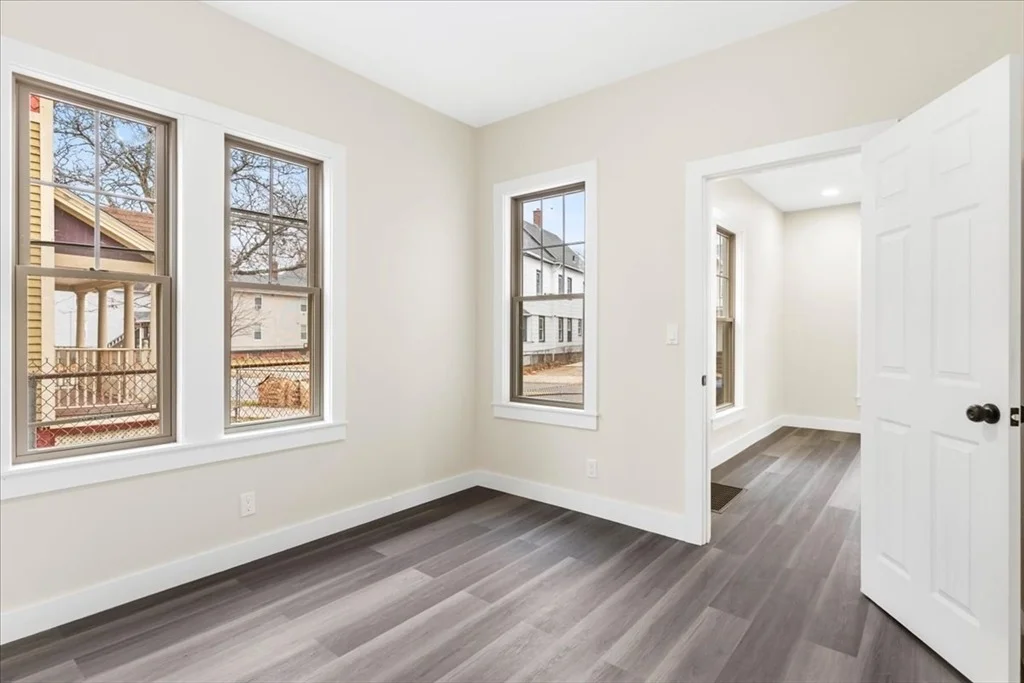Photo of 123 Bay St