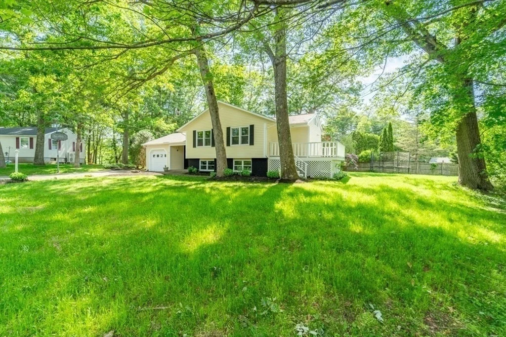 Photo of 41 Pine Ridge Dr