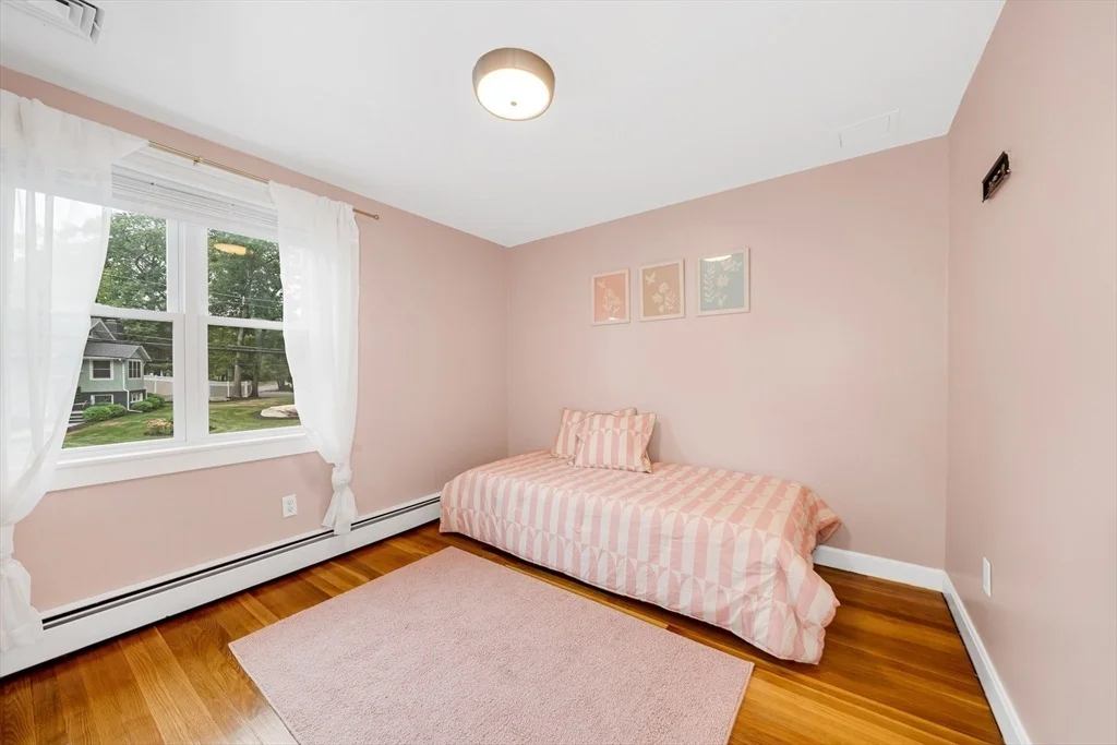 Photo of 8 Willowdale Dr