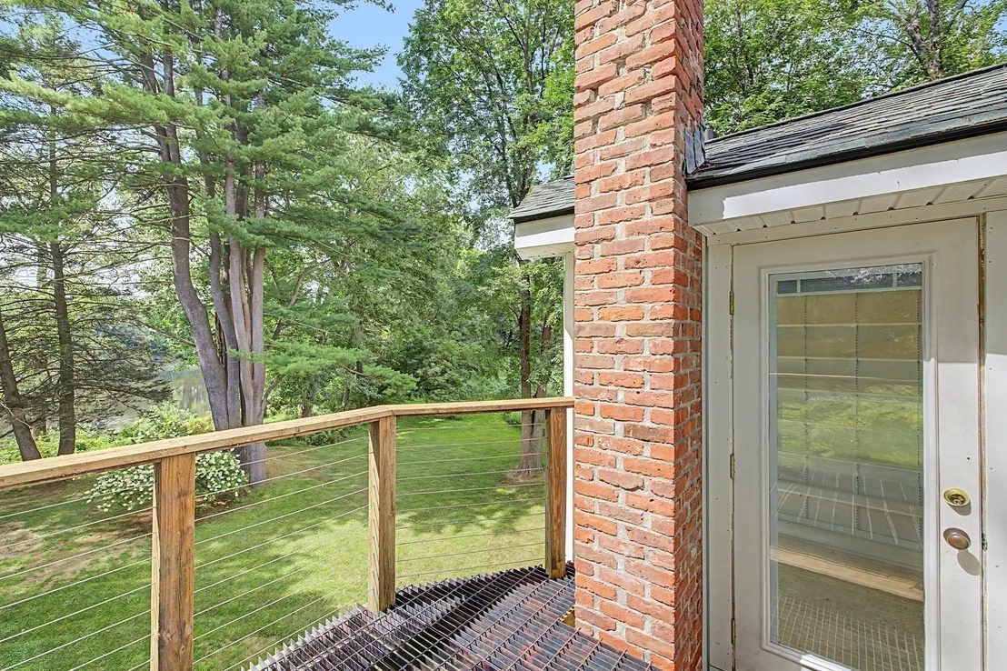 Photo of 293 Meadow Rd