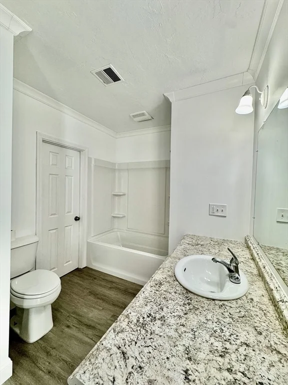 Photo of 109 Forest Rd