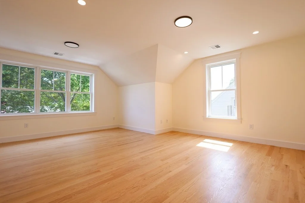 Photo of 8 Bellmore Road