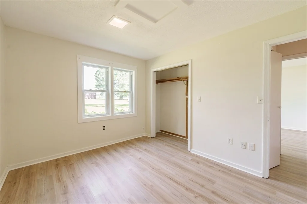 Photo of 499 Hadley Rd