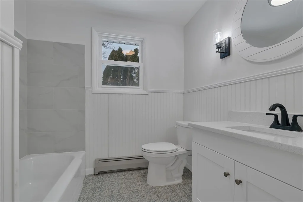 Photo of 11 Hawthorne Dr