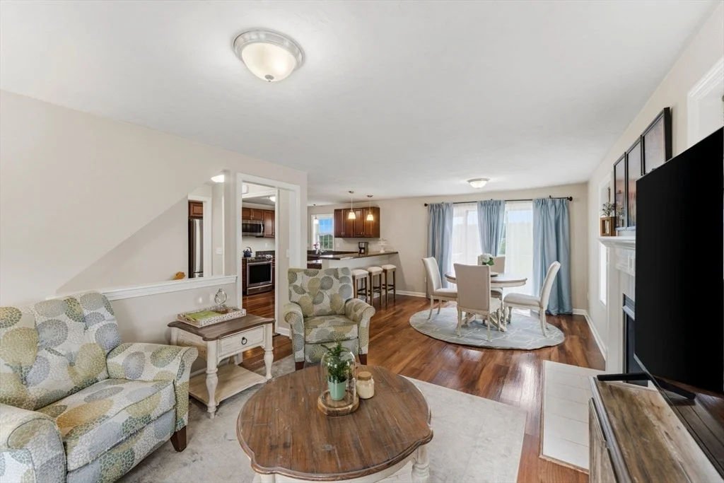 Photo of 34 Bittersweet Blvd
