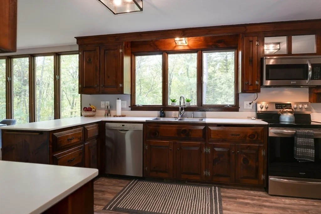 Photo of 18 Bay Path Dr