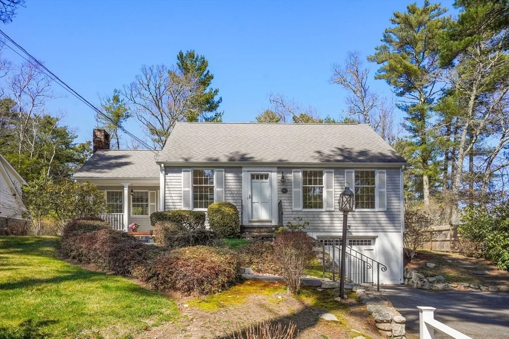 Photo of 492 Delano Rd