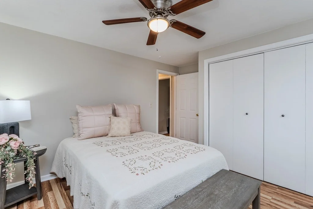 Photo of 43 Elaine Dr