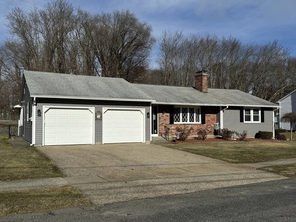 Photo of 5 Jeffrey Ave