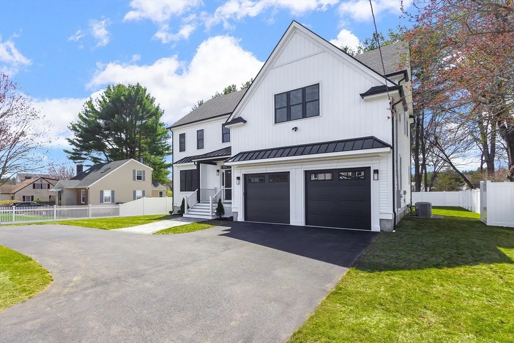 Photo of 242 Oak Street