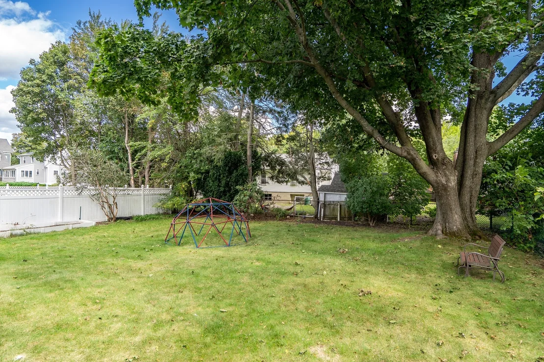 Photo of 33 Stowecroft Rd