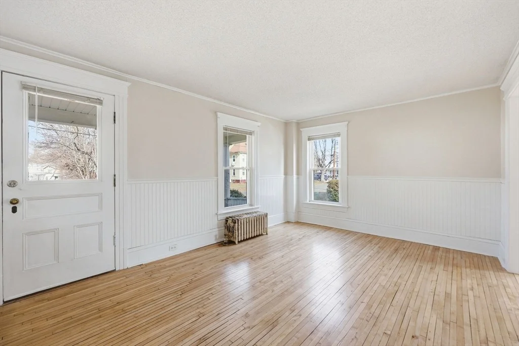 Photo of 32 Allen Ave