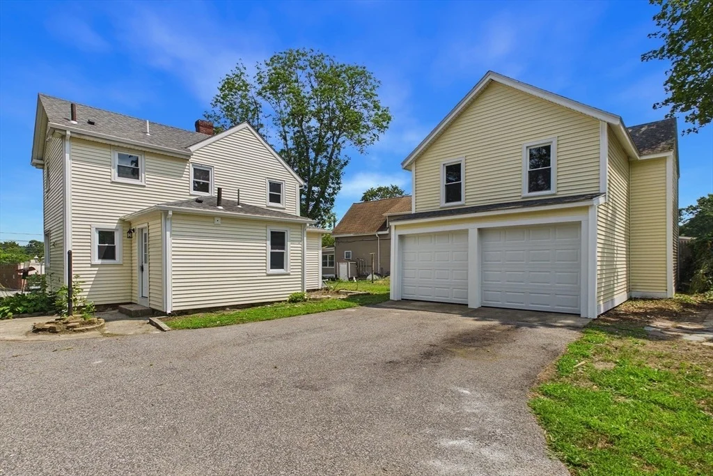 Photo of 398 Main St
